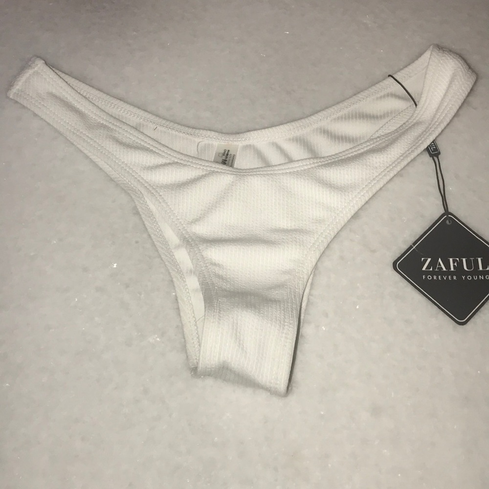 Super cute zaful white bikini bottoms